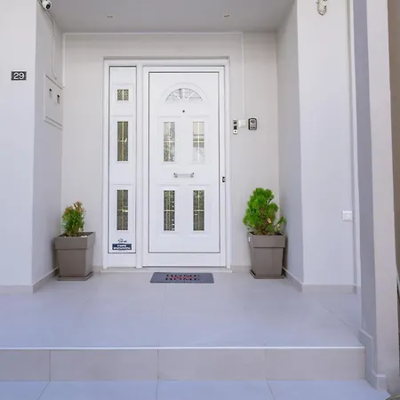 Brand New Family House Est. 2023 아파트 이라클리온